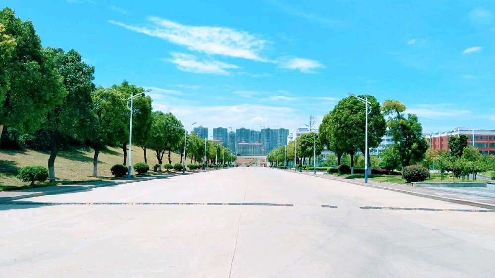 南昌应用技术师范学院九龙湖校区