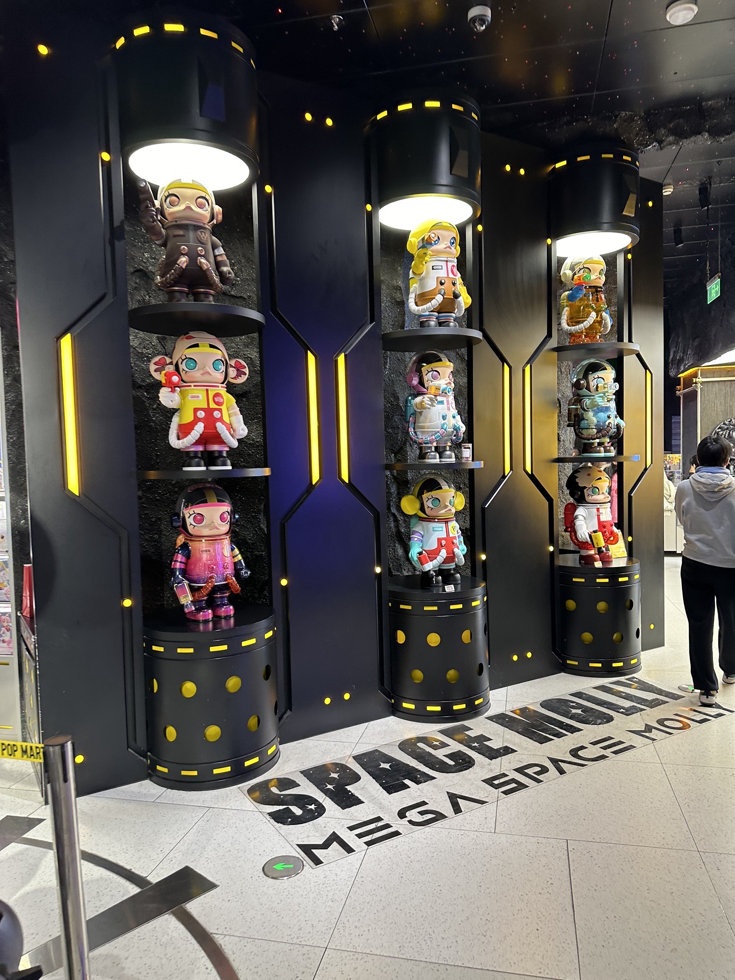 泡泡玛特机器人商店(西单大悦城店)