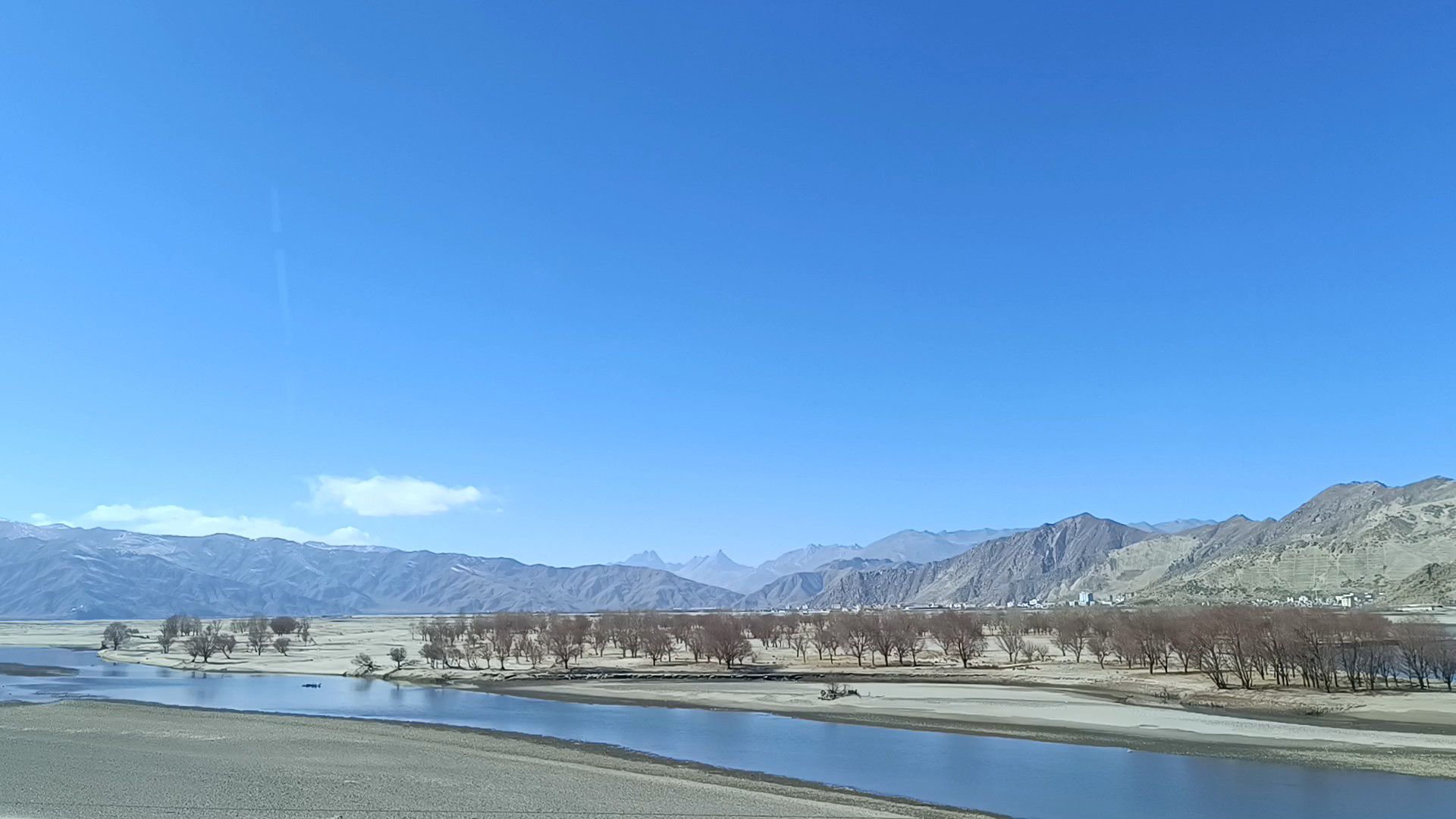 拉萨河