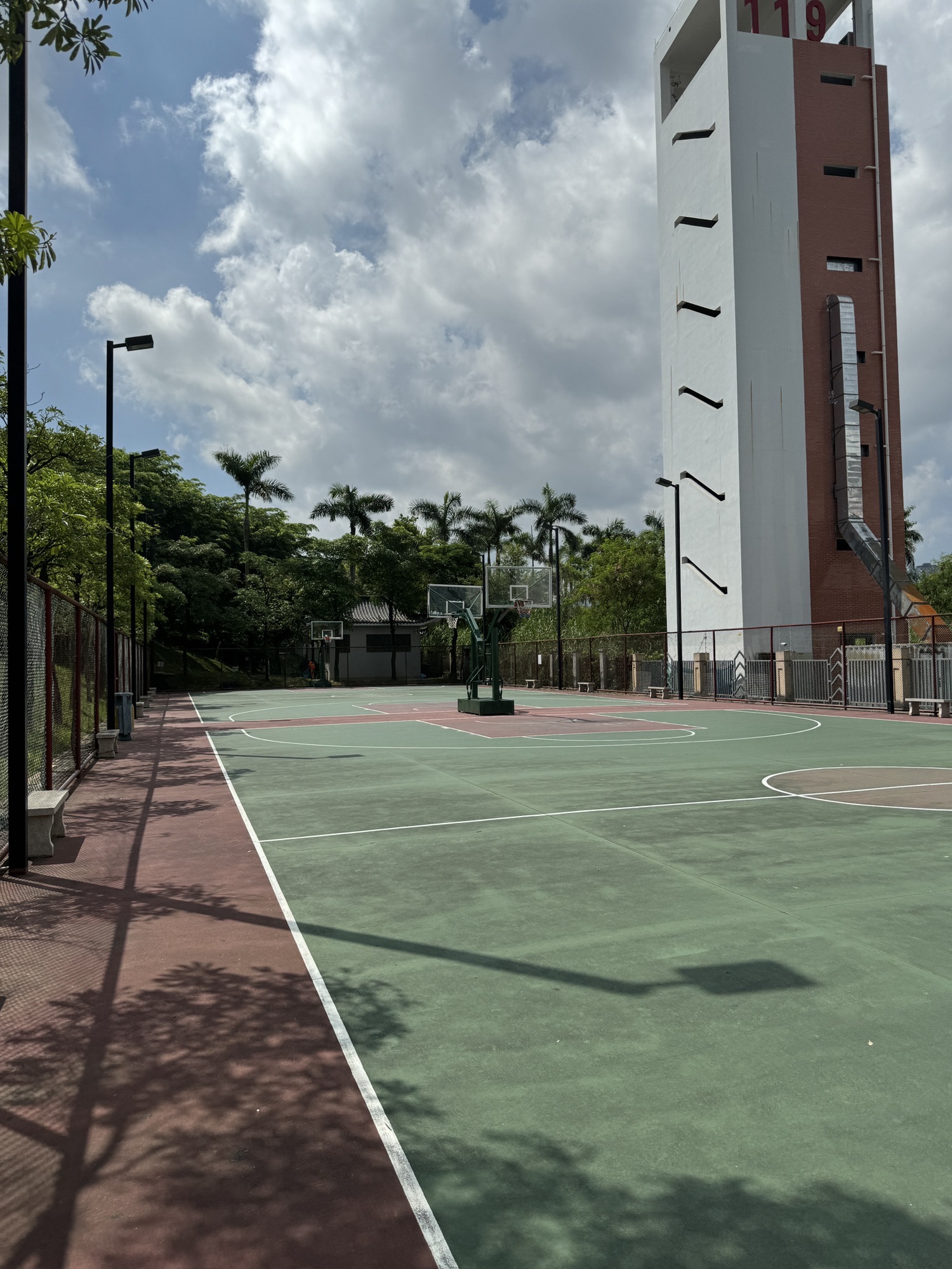 场地封面-五马峰公园-篮球场