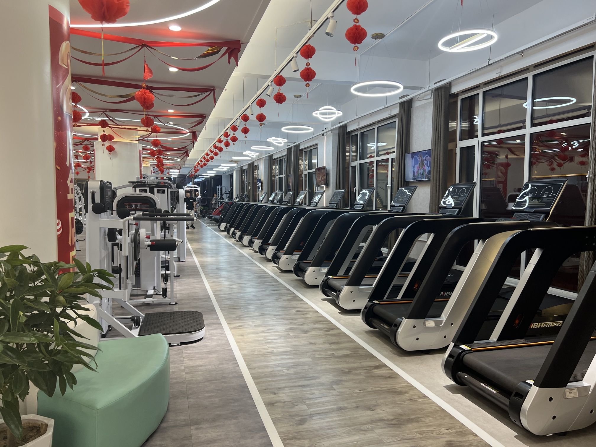 力联星奕游泳健身中心