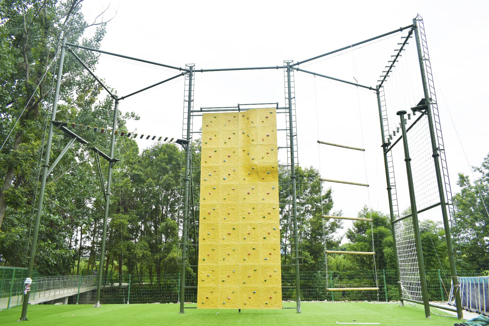 场地封面-成都市铁溪拓展训练基地