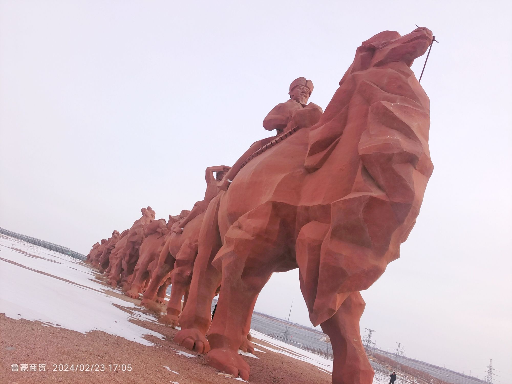 内蒙古巴彦淖尔市磴口县骆驼地标建筑旅行图片 3