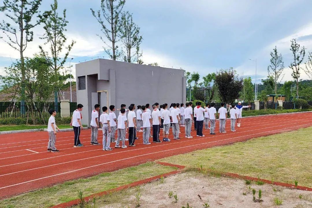 华东师范大学附属丽水学校