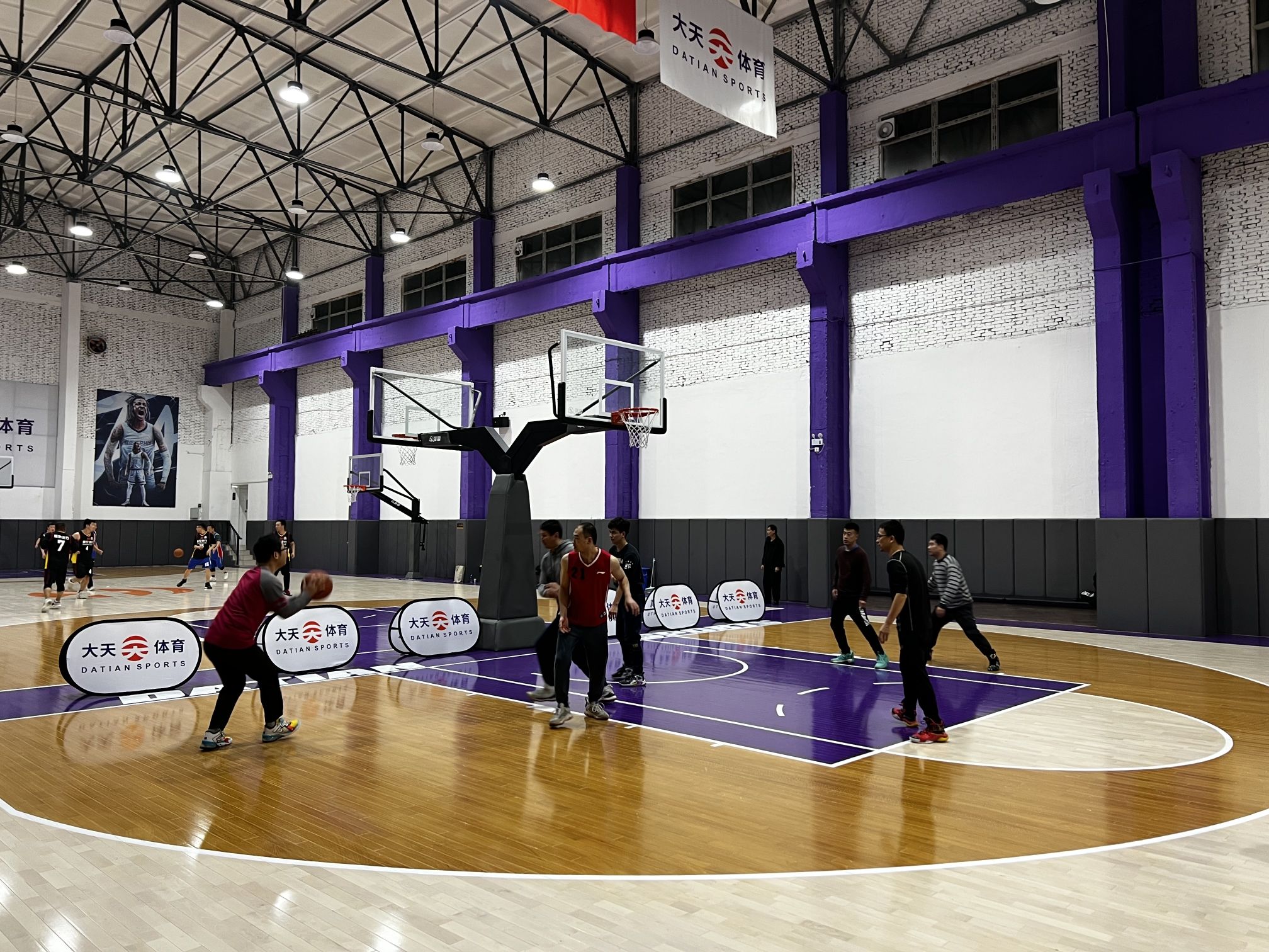 场地封面-大天篮球运动中心