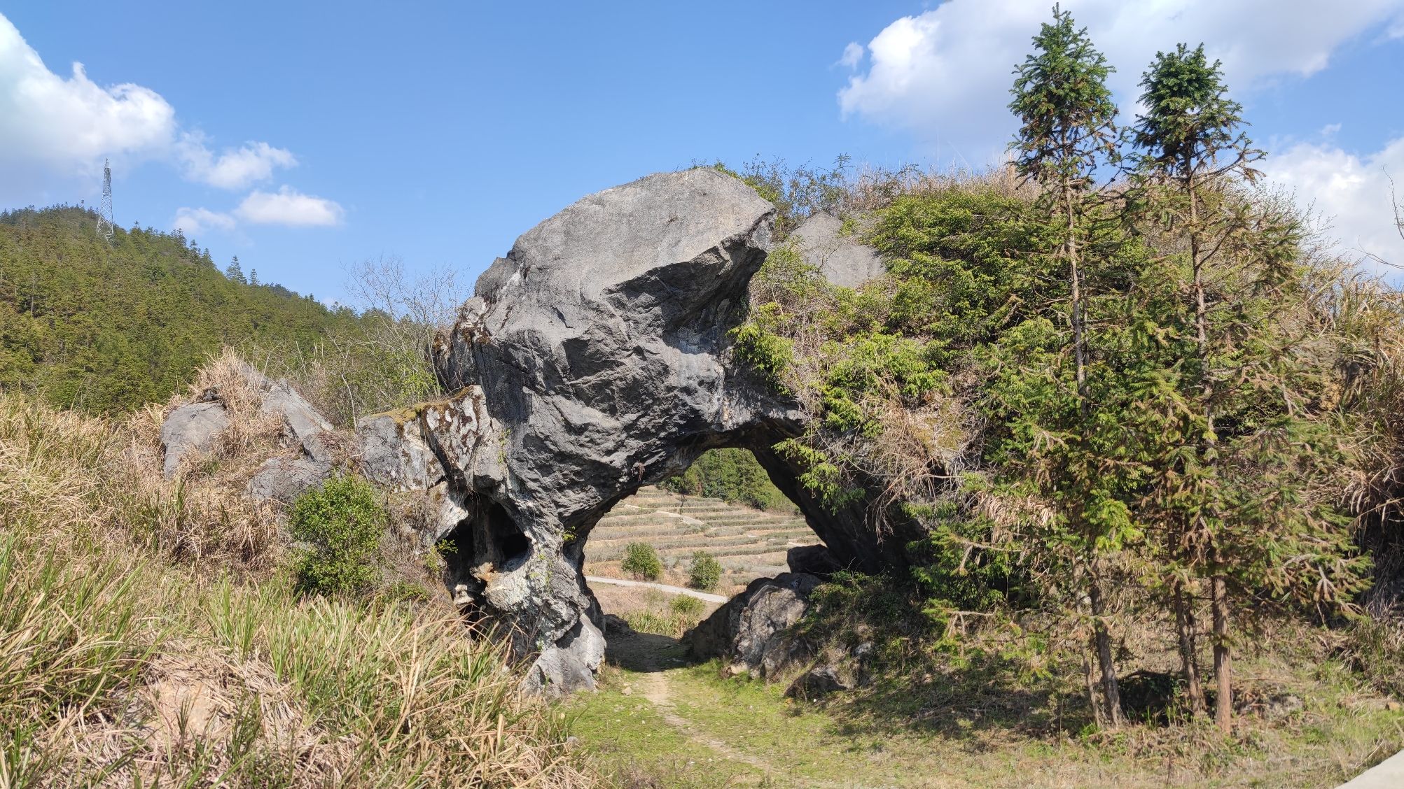 望月崖景点