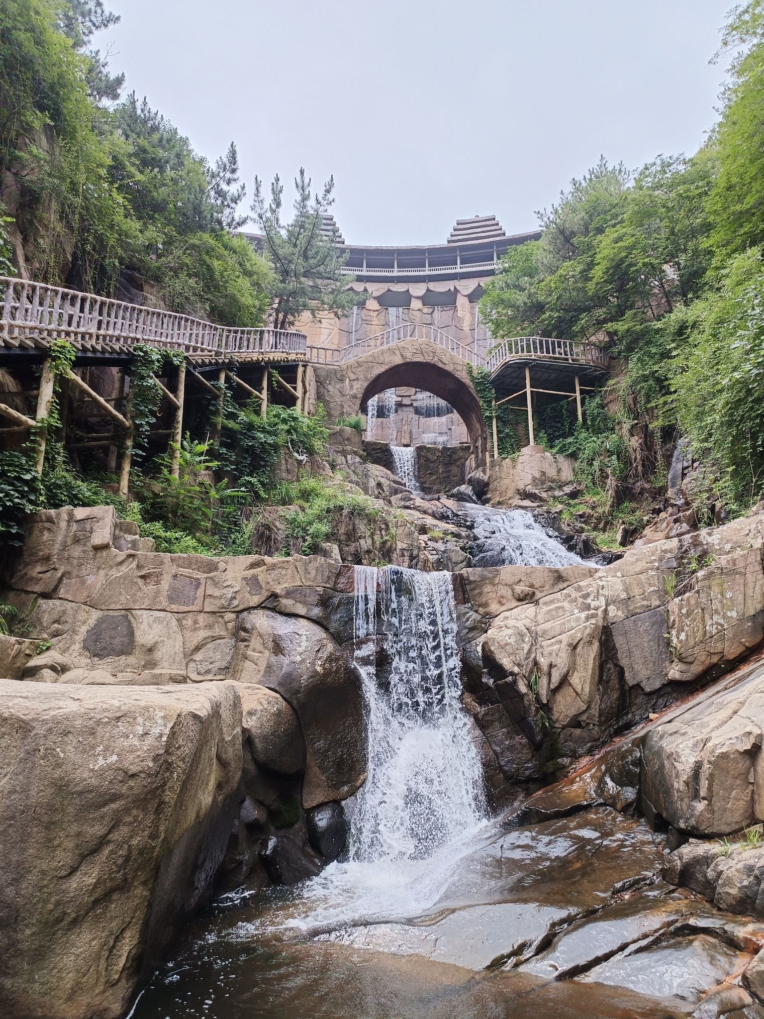 济南乐嬉谷热带雨林瀑布群旅行图片 1