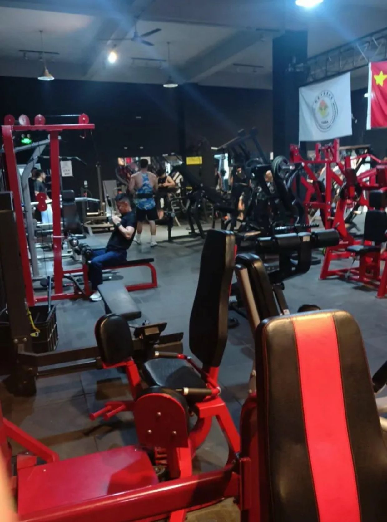 羚gym24小时铁馆
