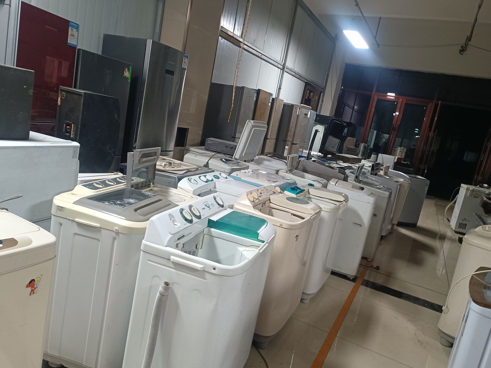 新区旧货市场永信二手家电家具餐厅厨房用具