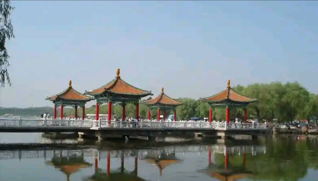 南湖大桥音乐喷泉旅行图片 3