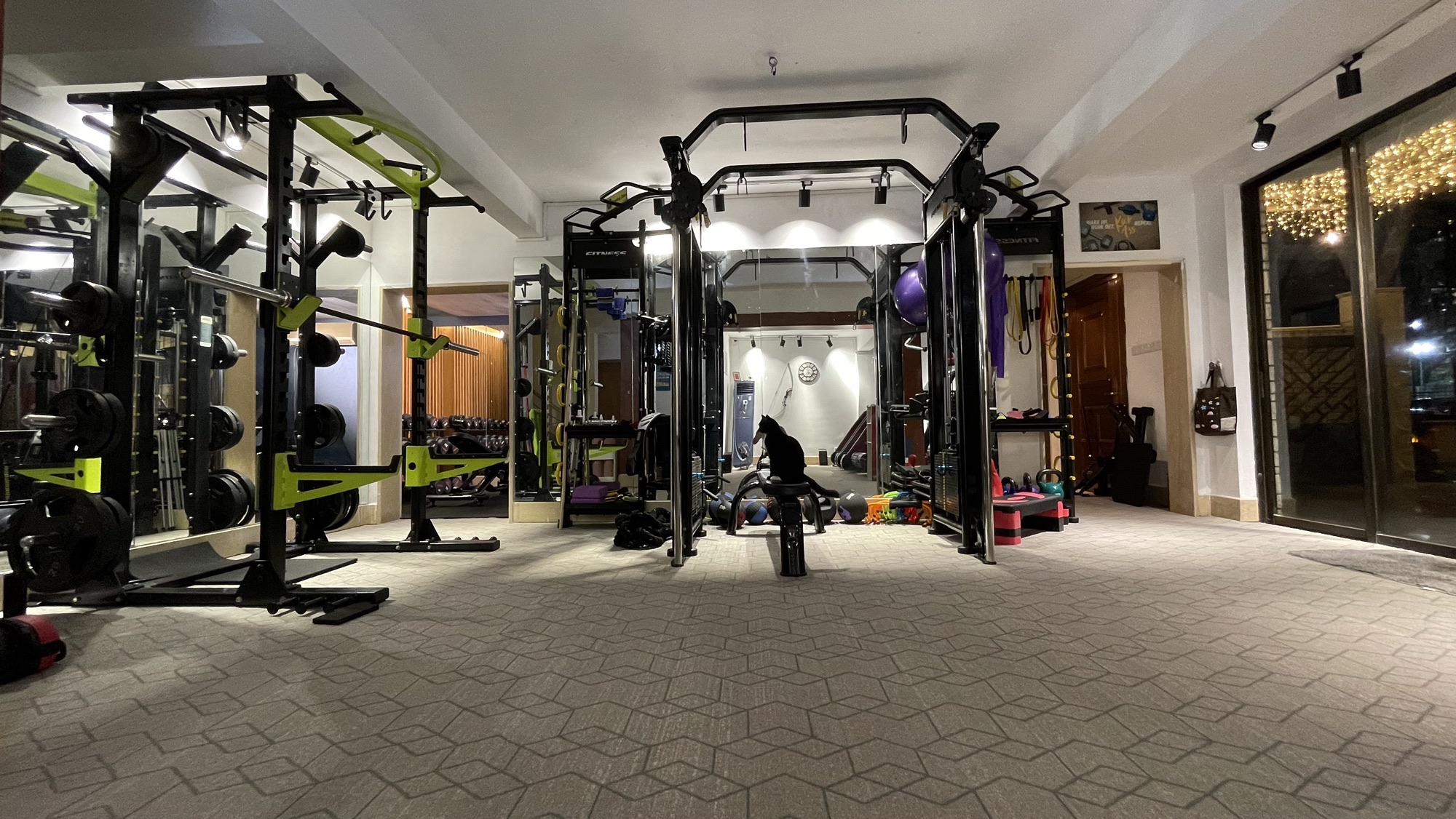 场地封面-巨猫健身(祈福新邨店)