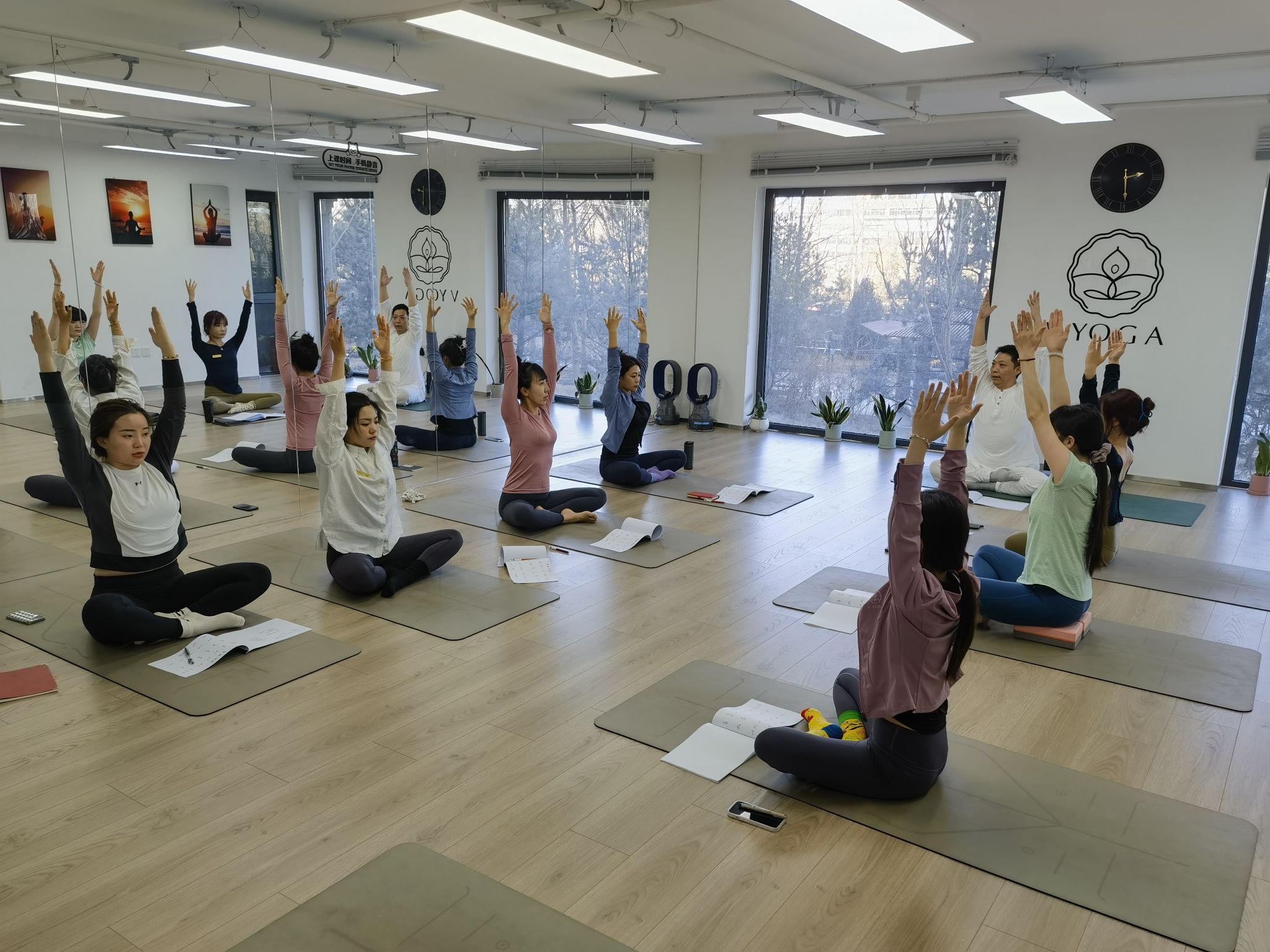 场地封面-V YOGA瑜伽普拉提