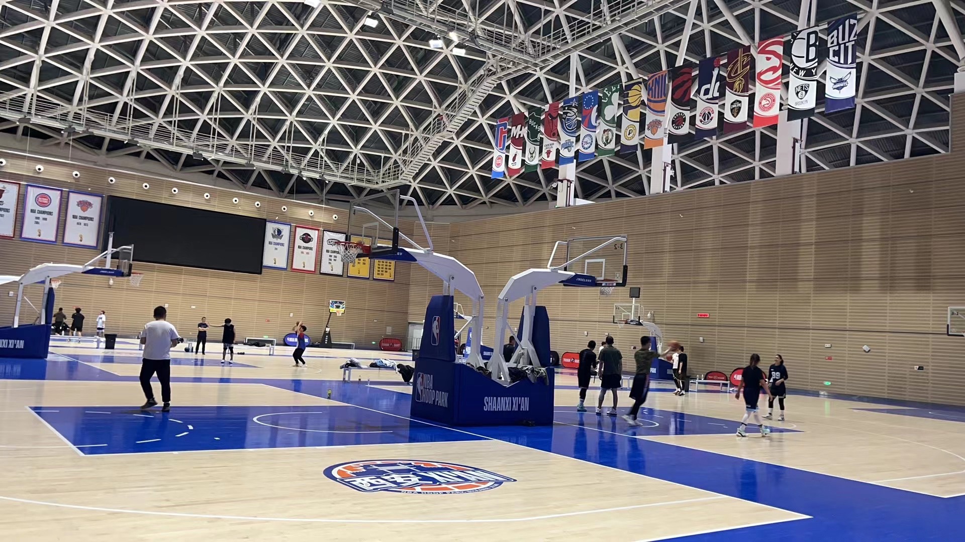 场地封面-NBA篮球公园西安高新馆