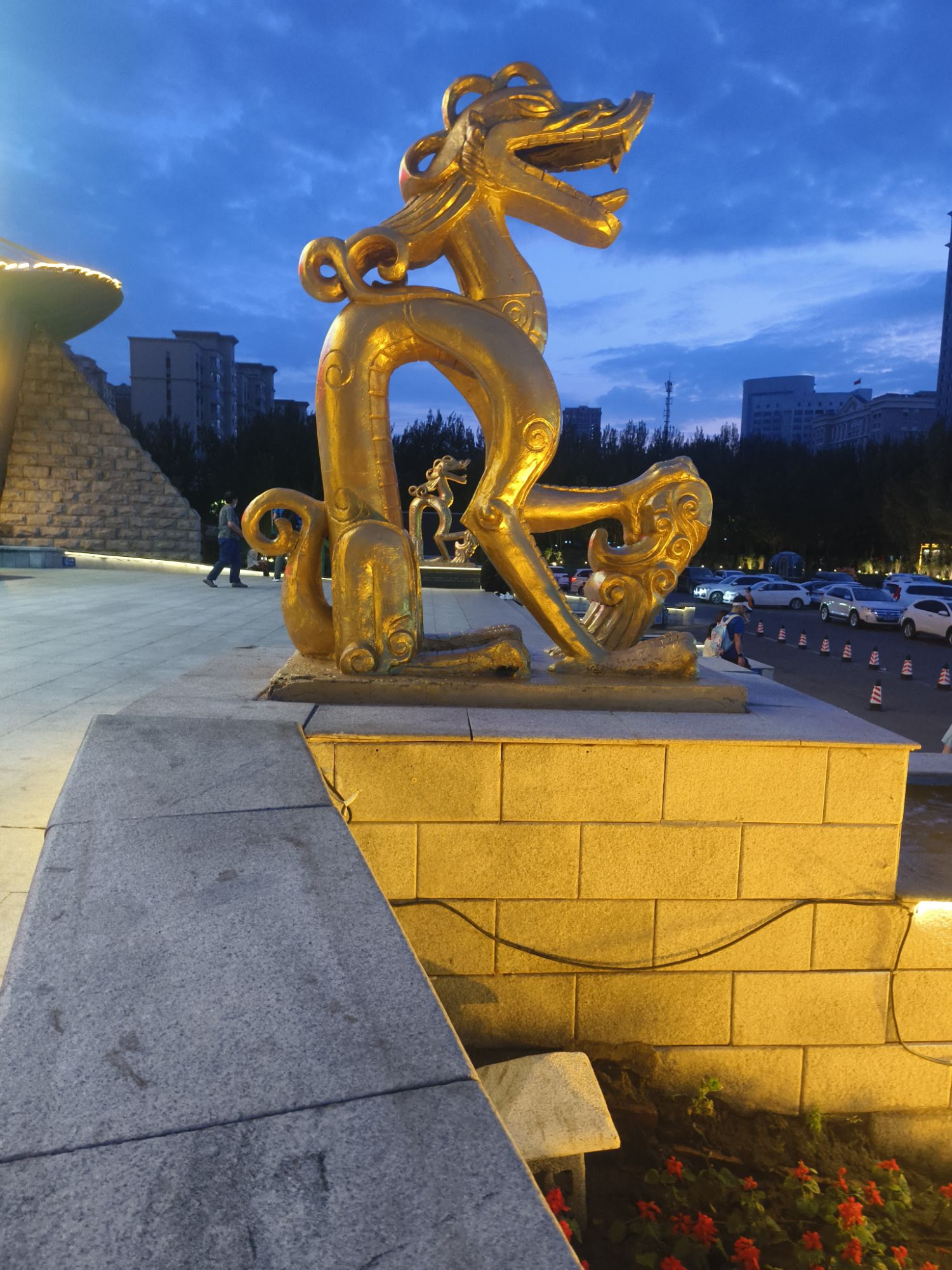 铜坐龙旅行图片 1