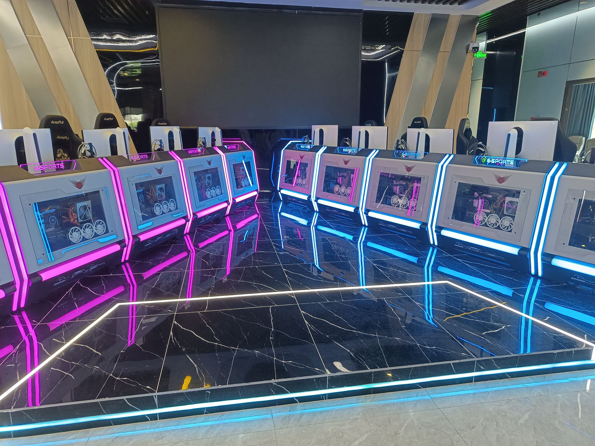 潮派电竞网咖(华升·宝龙广场店)