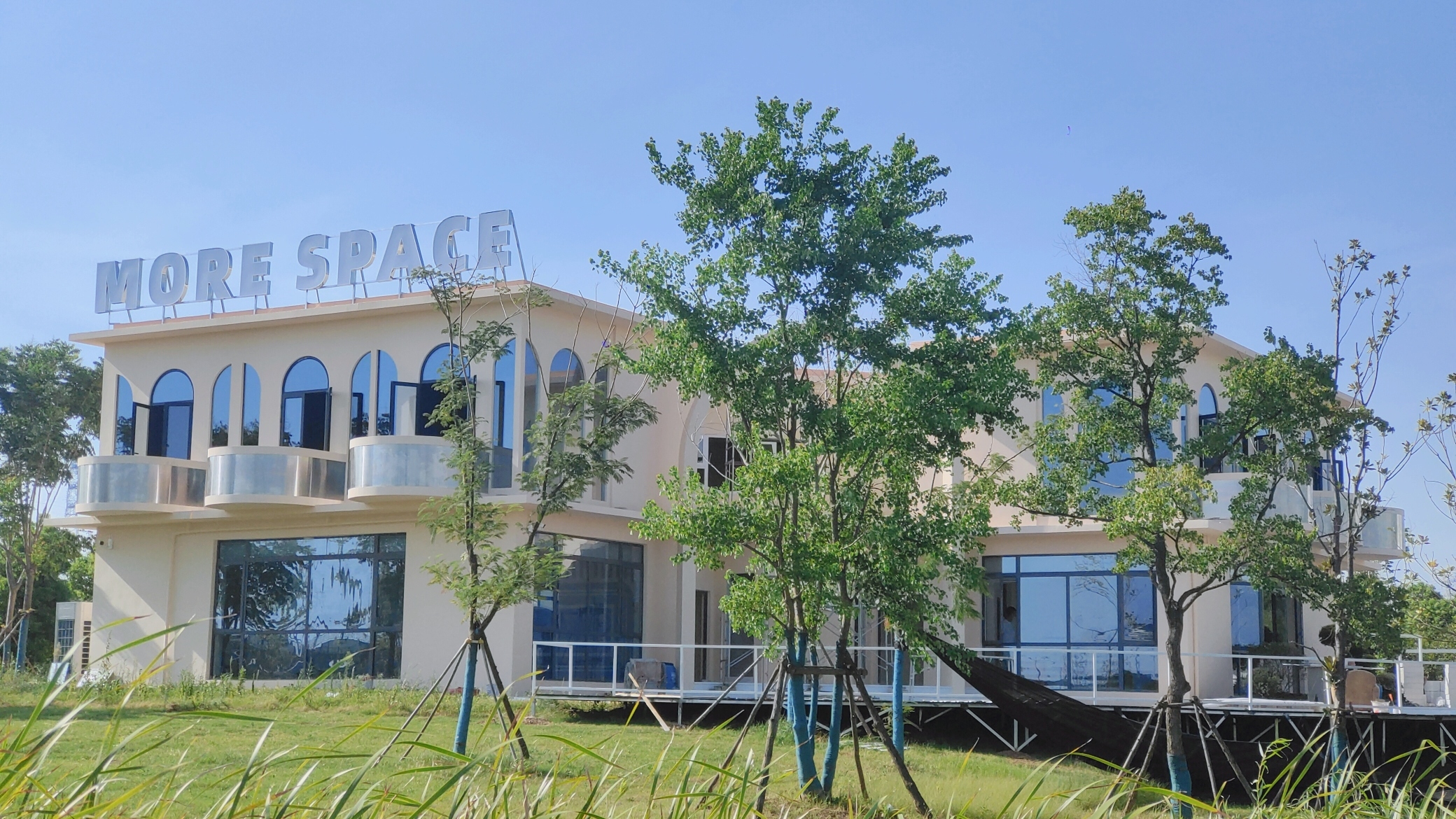 场地封面-莫尔空间·花海露营泳池湖景亲子团建别墅