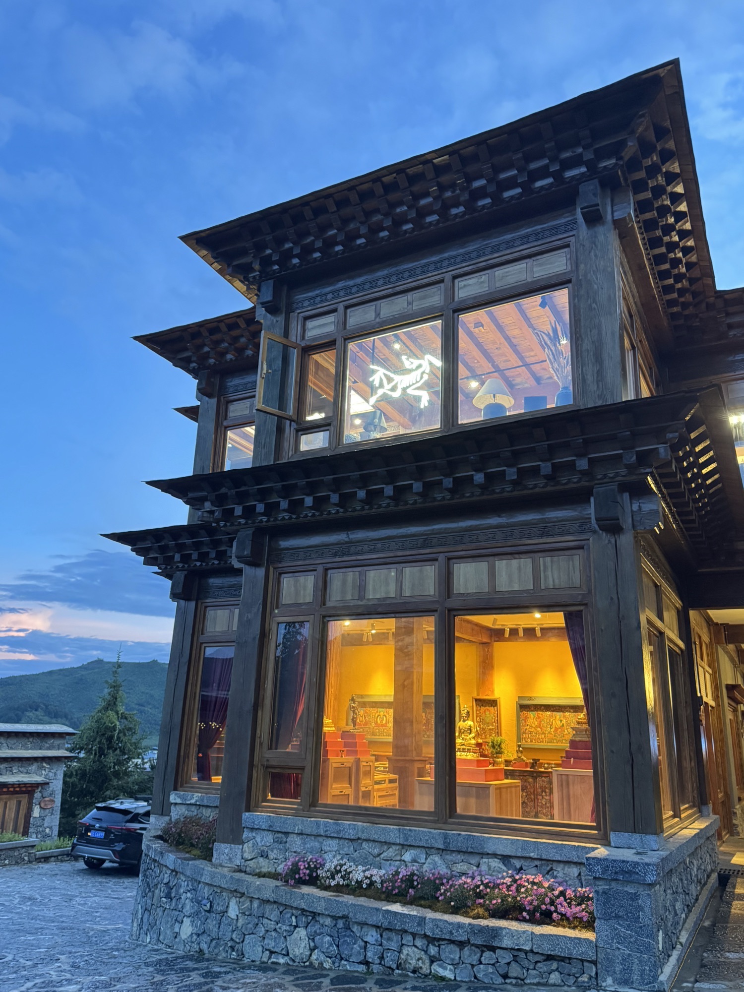 ARC'TERYX始祖鸟(山地课堂香格里拉店)