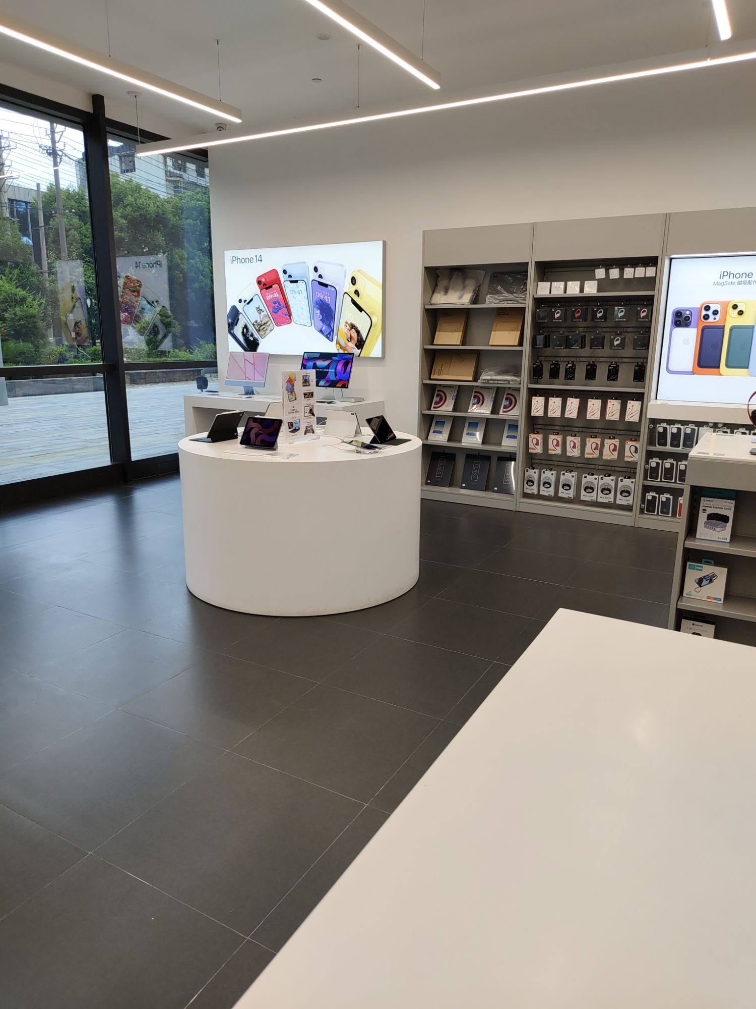 Apple授权专营店(天兆1965店)