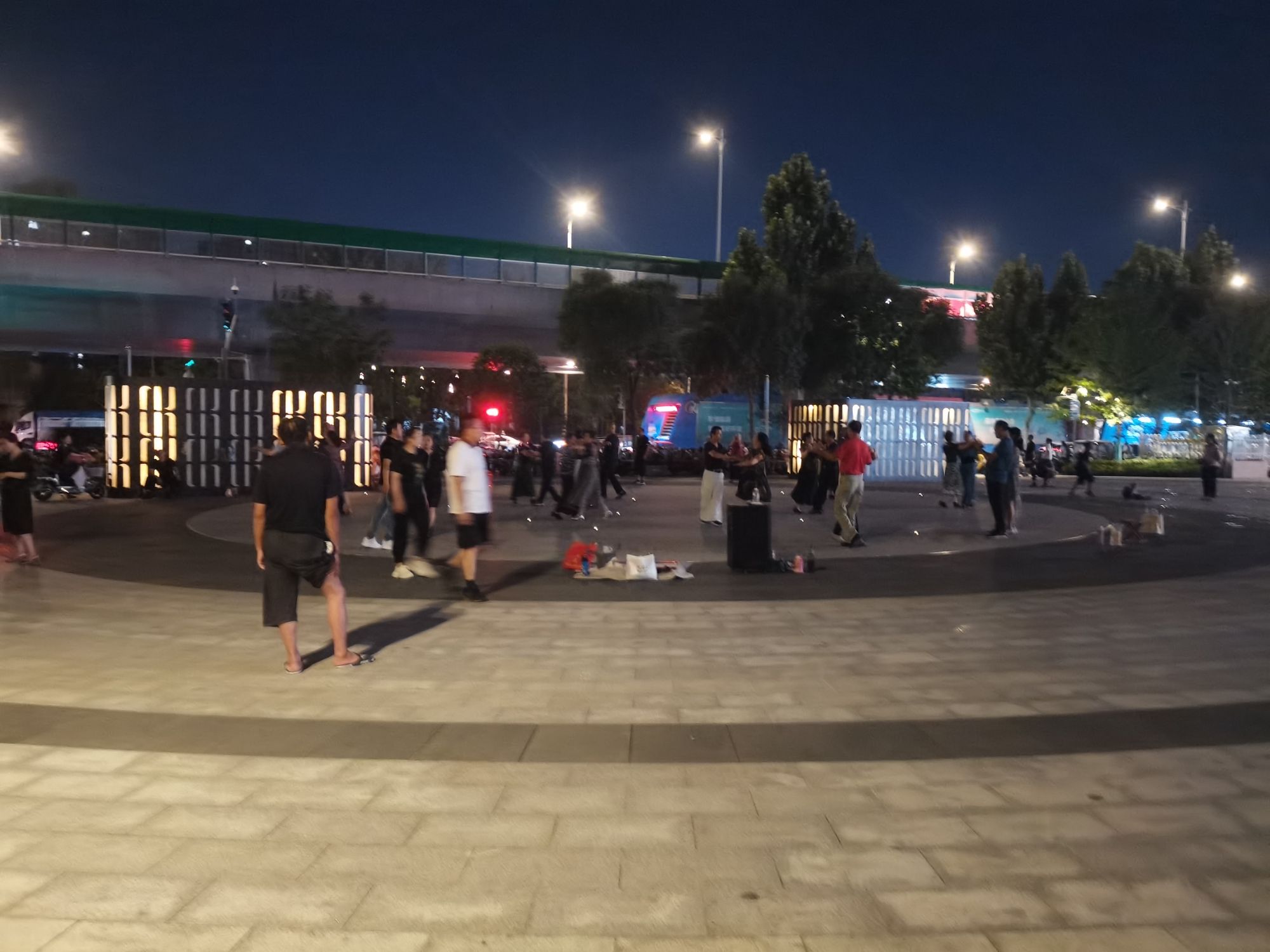 华山环宇城喷泉广场旅行图片 1