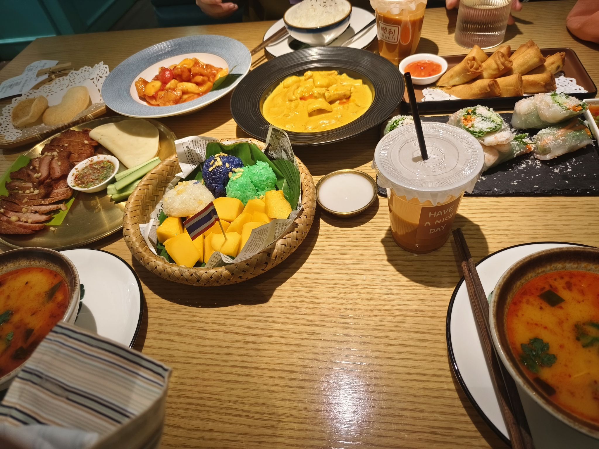 仙罗泰·泰国餐厅(世纪泰华广场店)