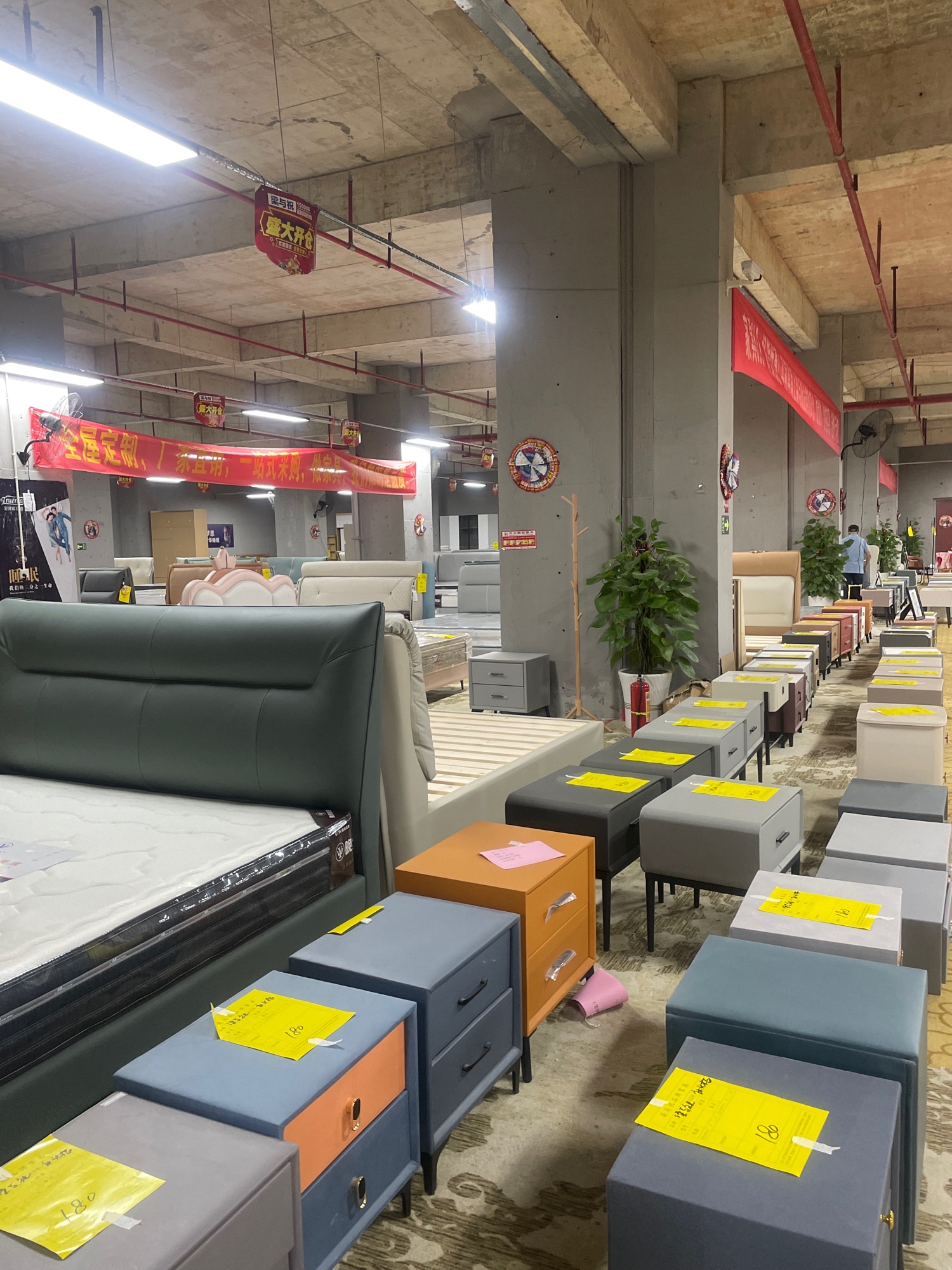 梁与祝家具超市南宁店(西城大学府店)