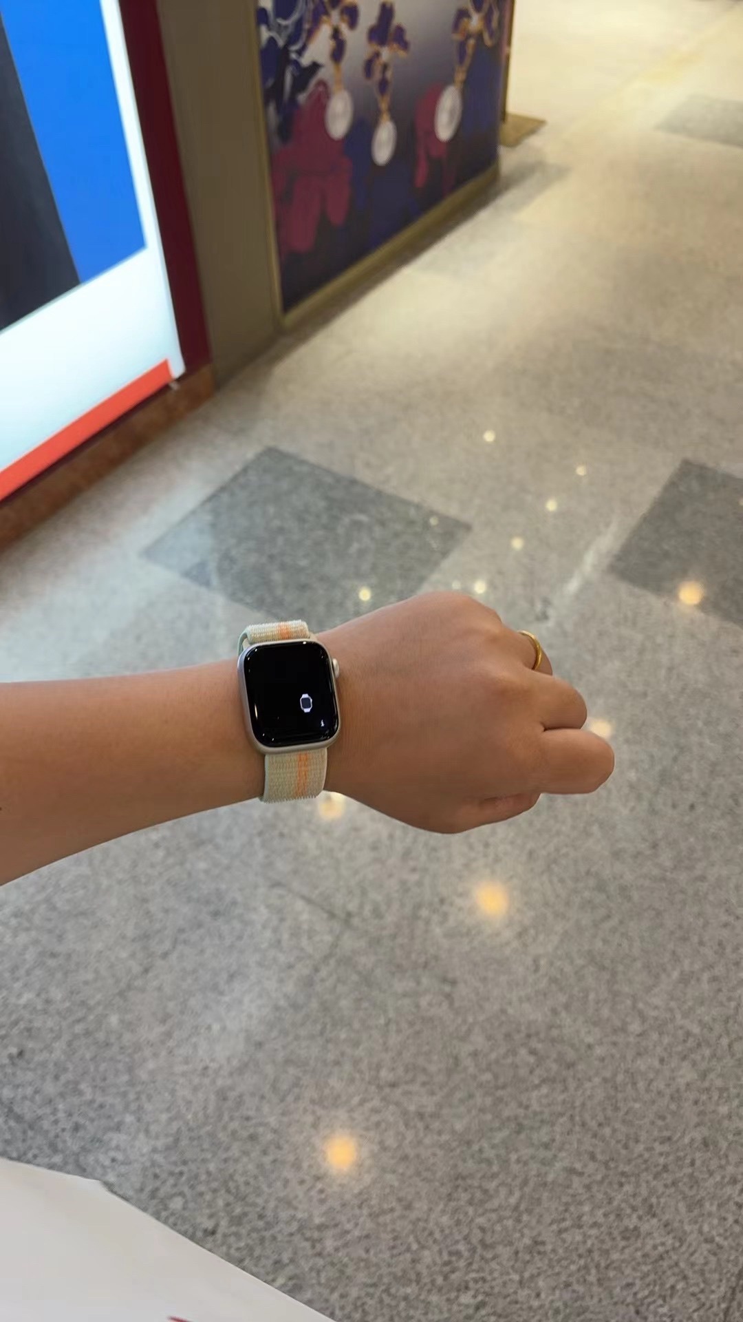 Apple授权专营店(荟聚购物中心店)