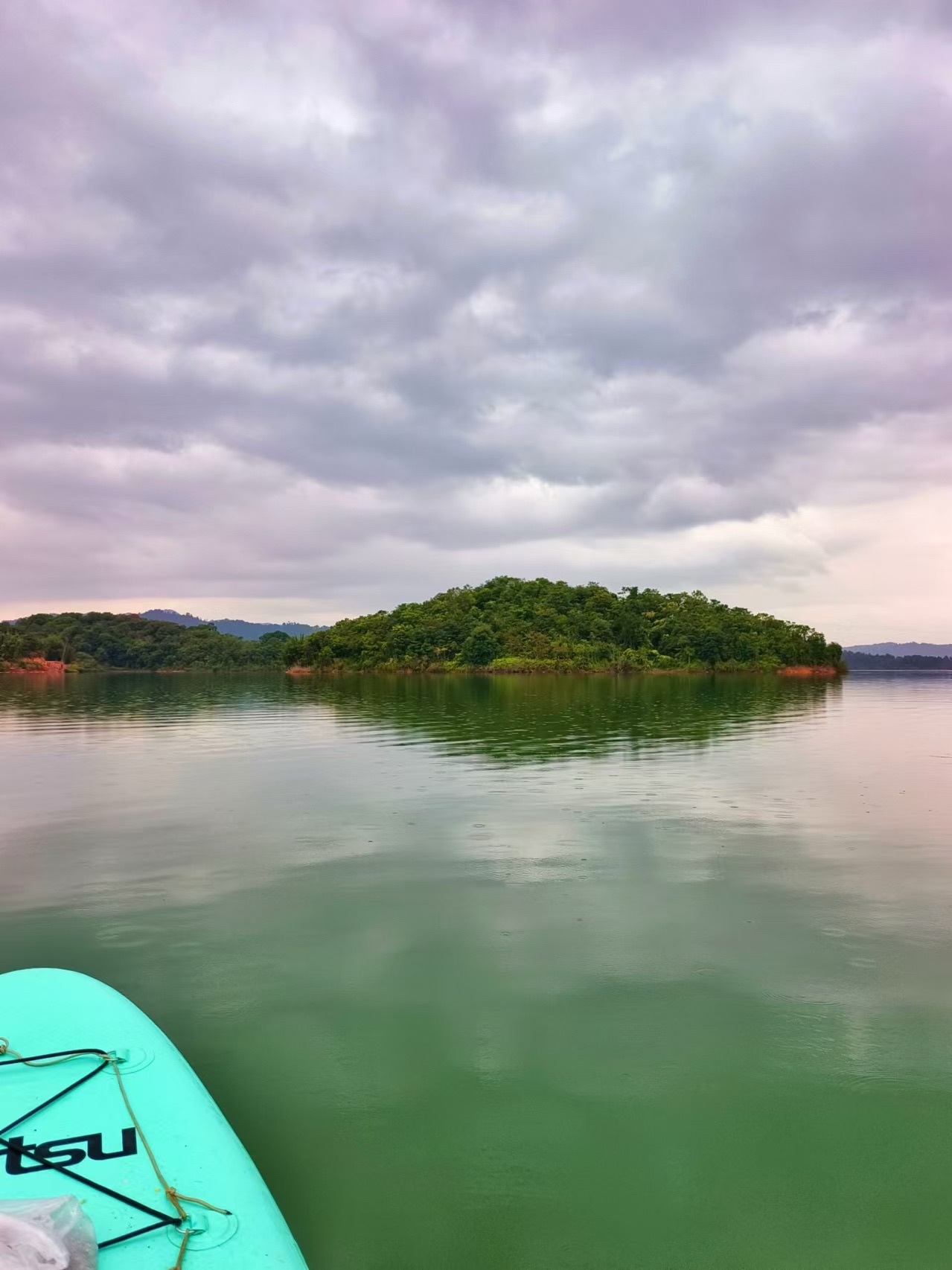 万绿湖精灵半岛湖边营地