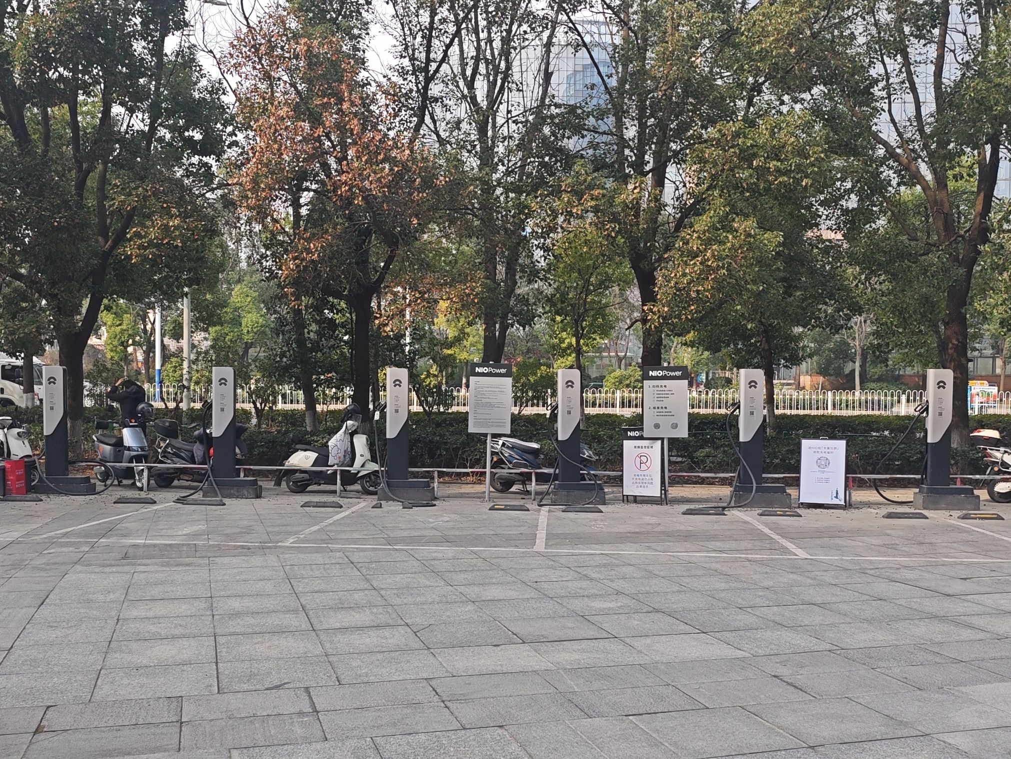蔚来能源汽车充电站(安庆南翔国际家居博览中心)
