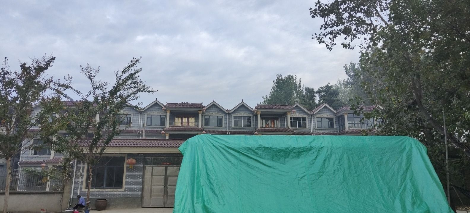 老年生活广场旅行图片 2