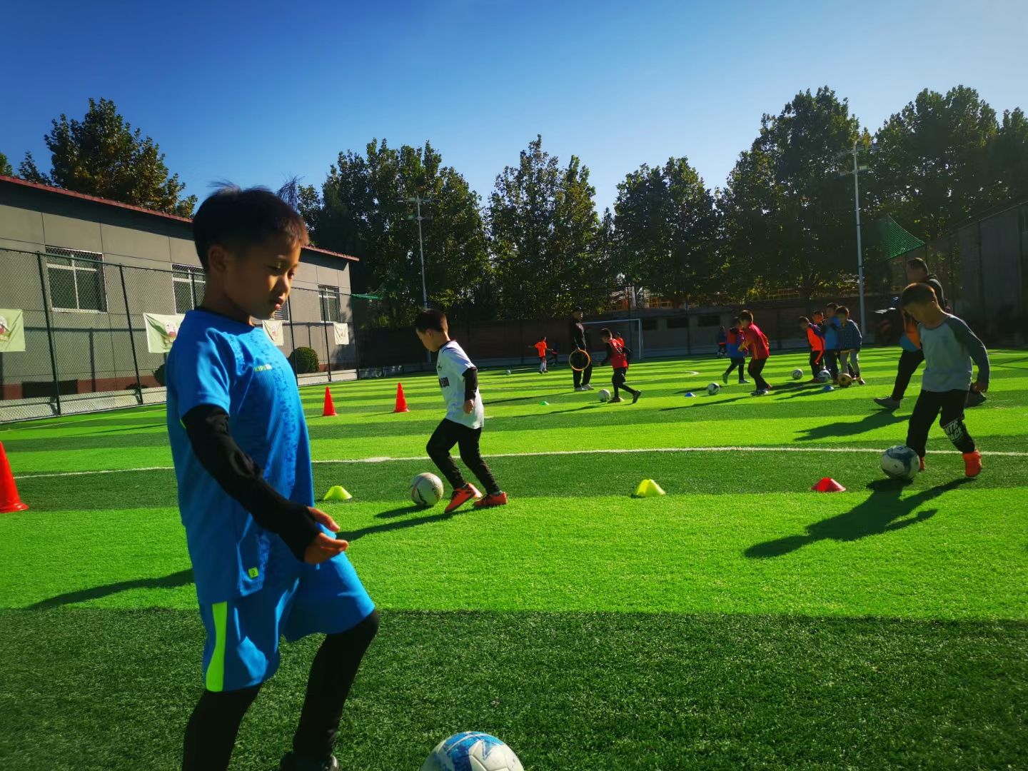 场地封面-北京鹏育足球俱乐部(仁和店)