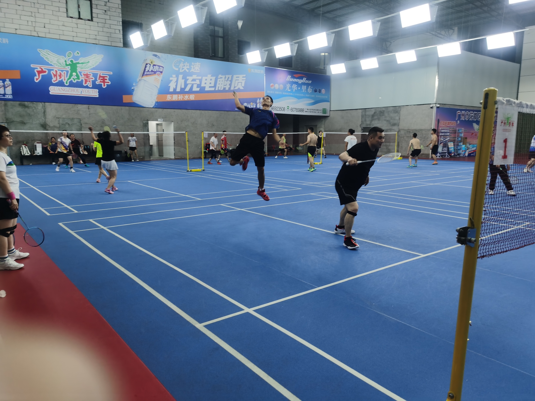 场地封面-广州青年羽毛球俱乐部