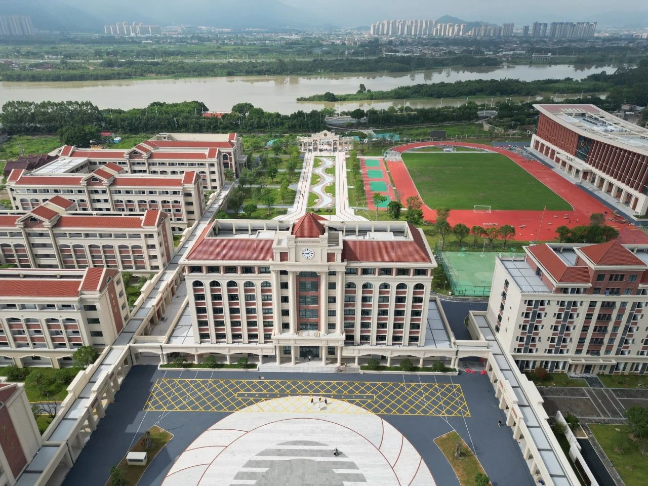 漳州市第三中学(龙文校区)