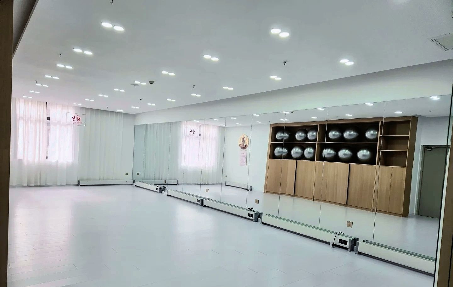 场地封面-蜕变瑜伽普拉提(西沣路店)