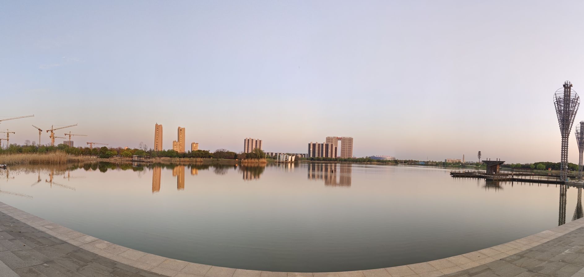 七星湖月亮广场