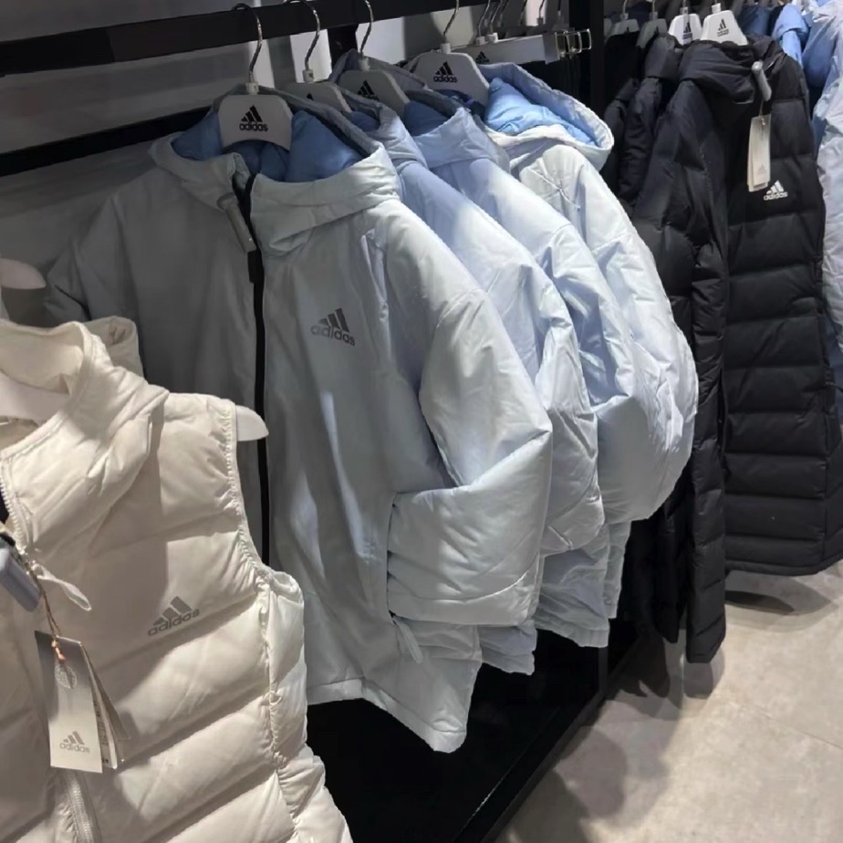 阿迪达斯(王府井奥莱平原小镇店)