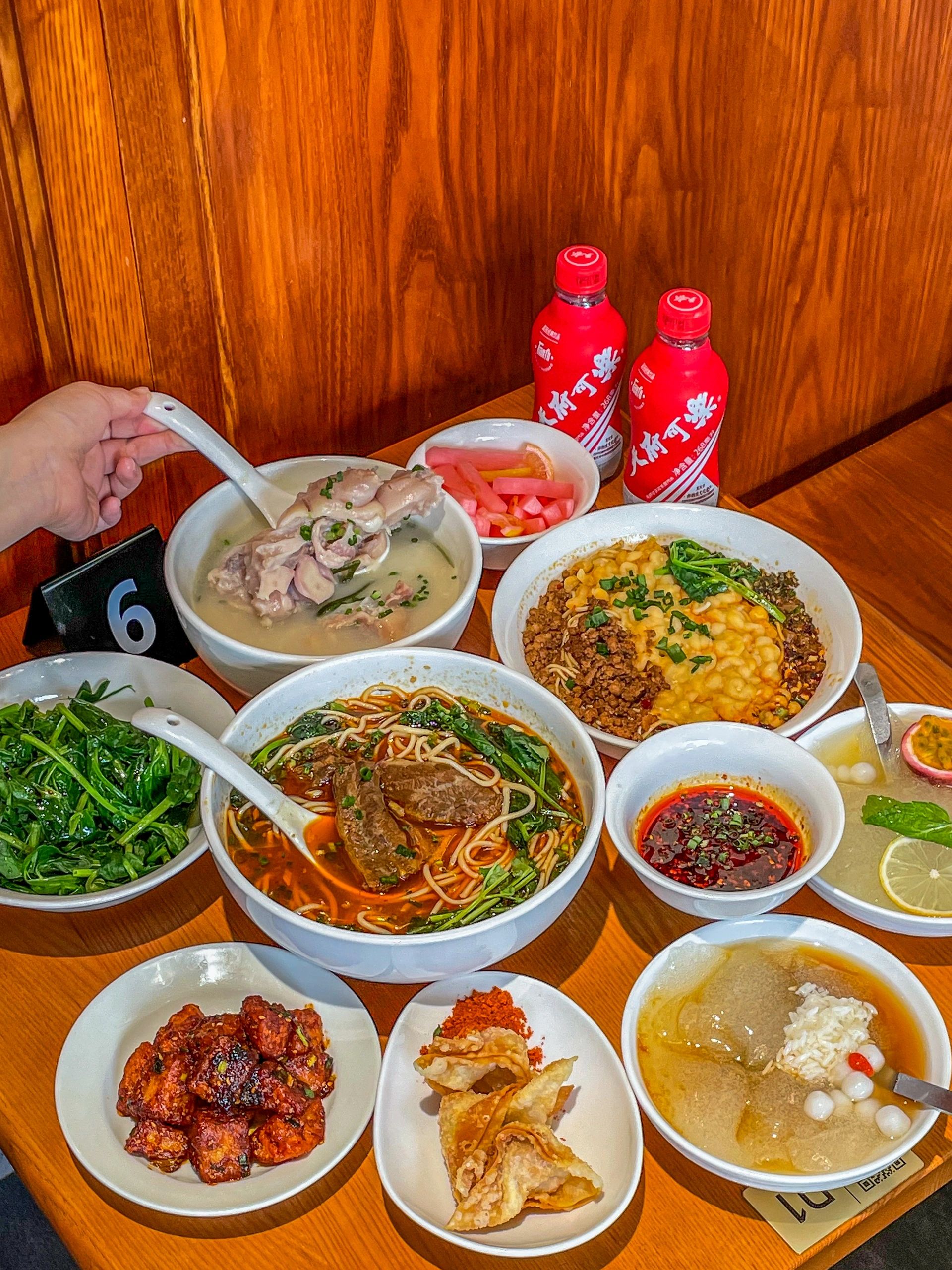老成都巴蜀面馆(海韵·陵河假日店)