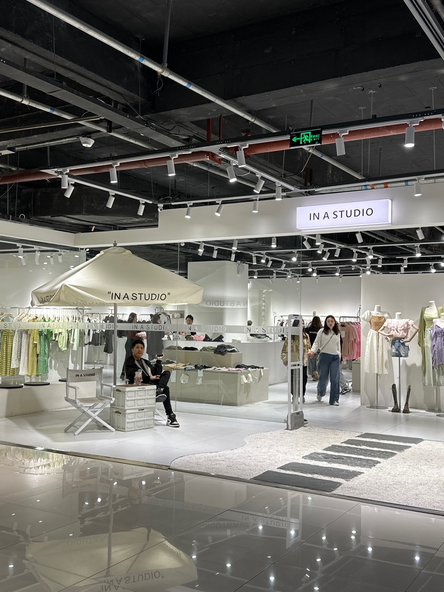 IN A STUDIO女装饰品集合店(沈阳春天店)