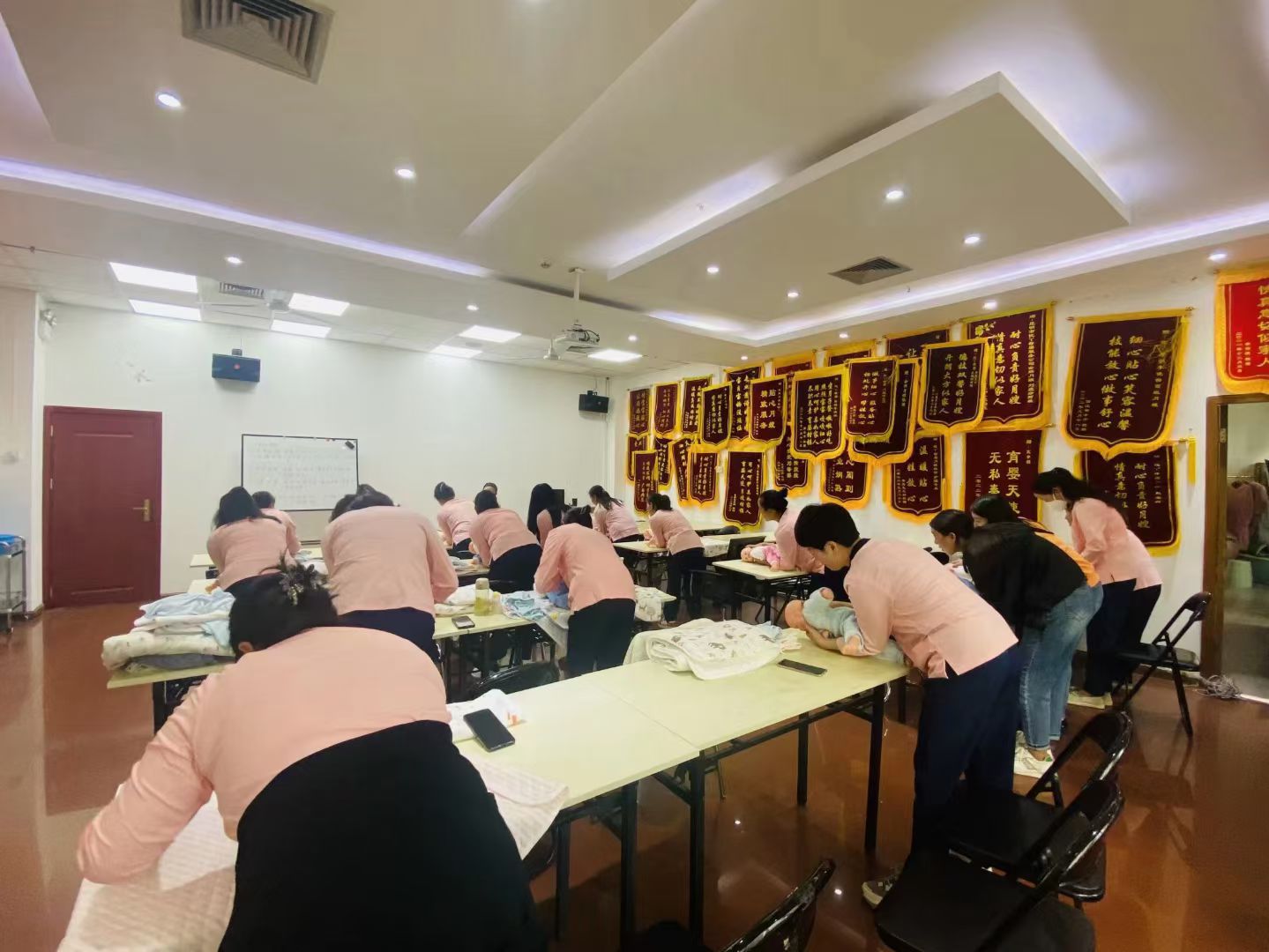 优丫母婴·月嫂育儿嫂