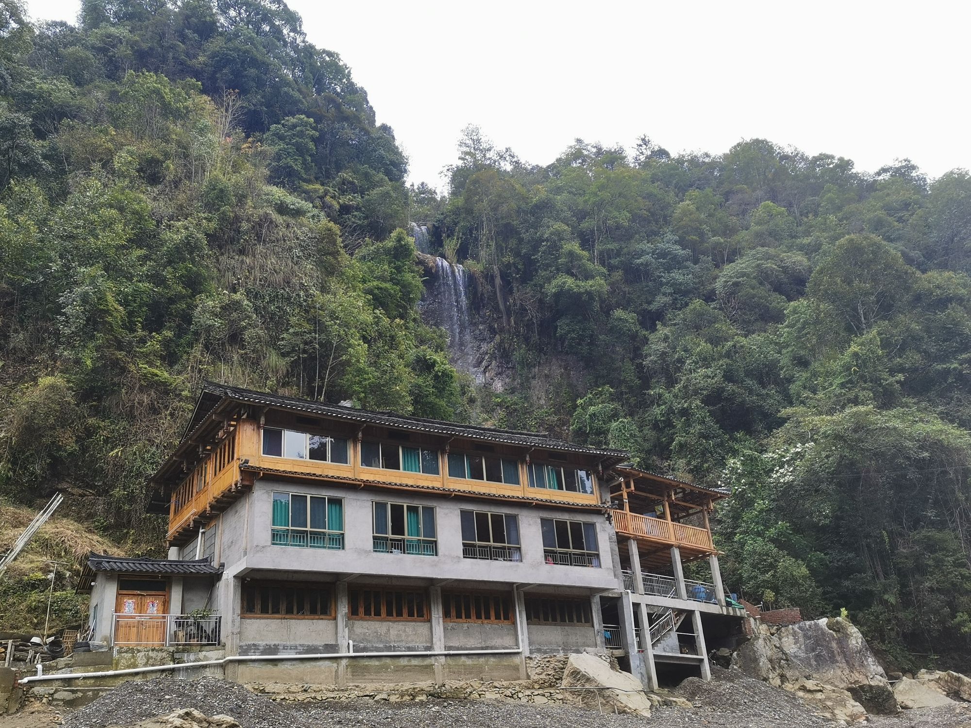 龙胜小九寨瀑布山庄的第1张图片的图片资料