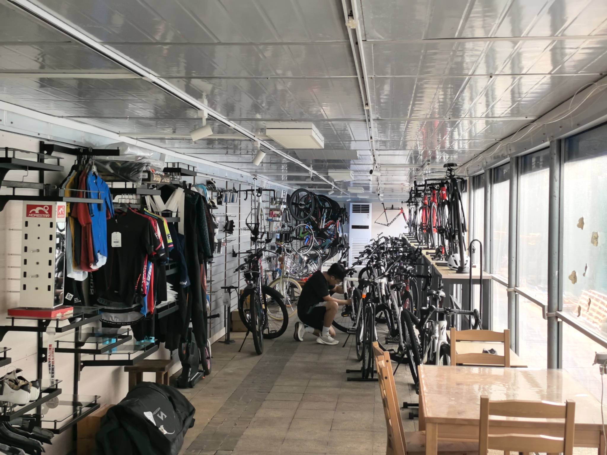 场地封面-风球铁人三项俱乐部自行车店