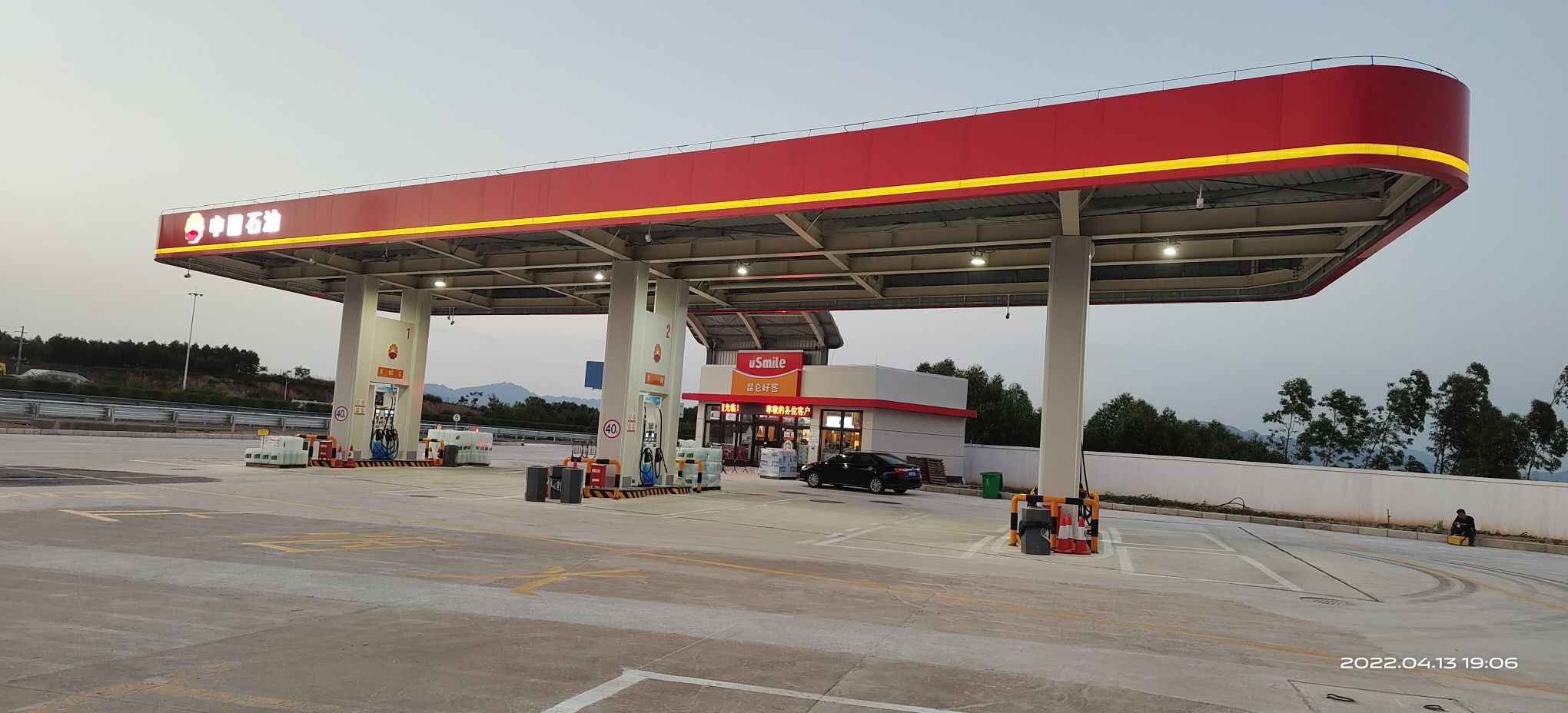 中国石油贵梧高速桂平石龙南停车区下线加油站