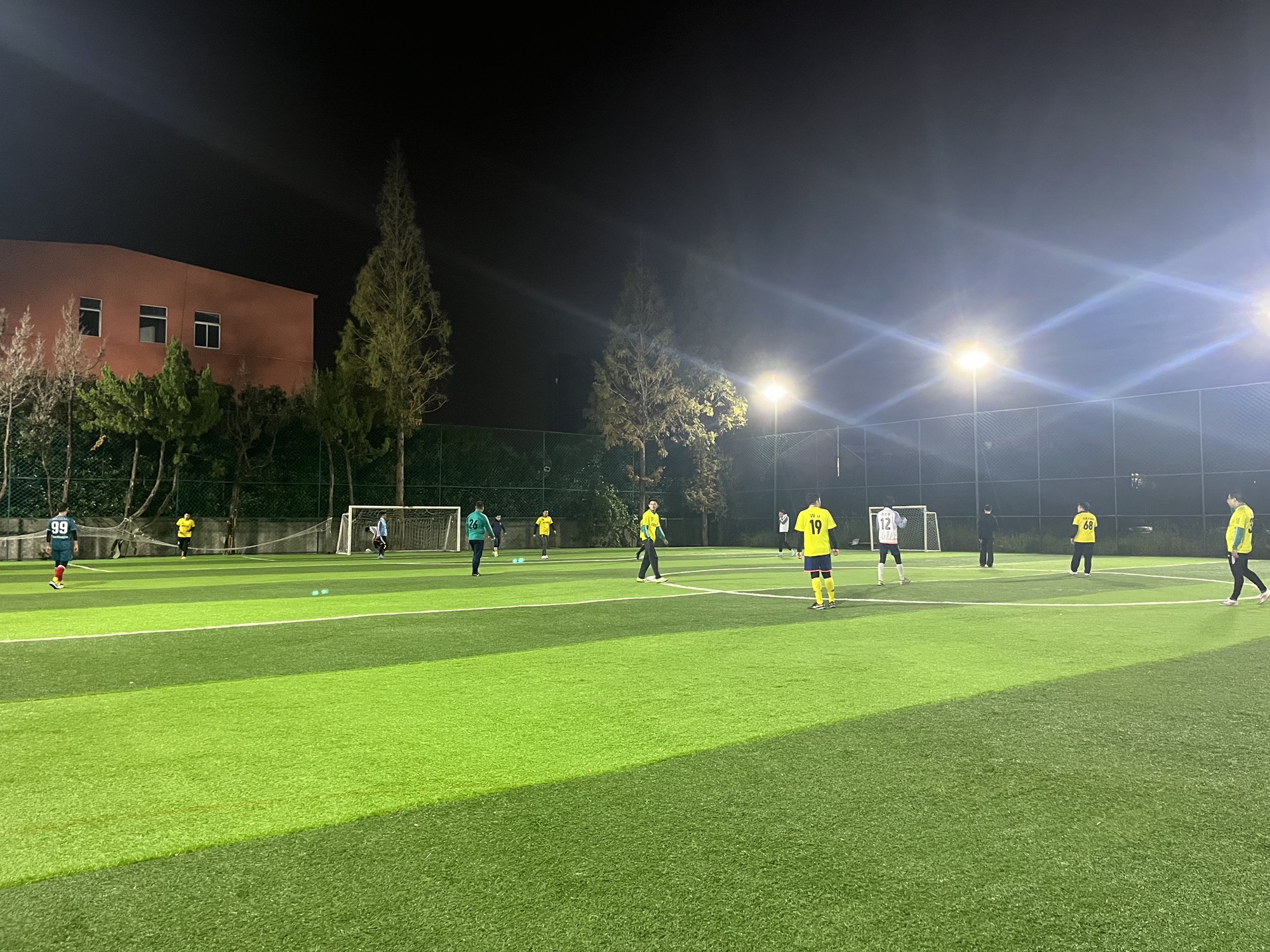 场地封面-奉博足球场