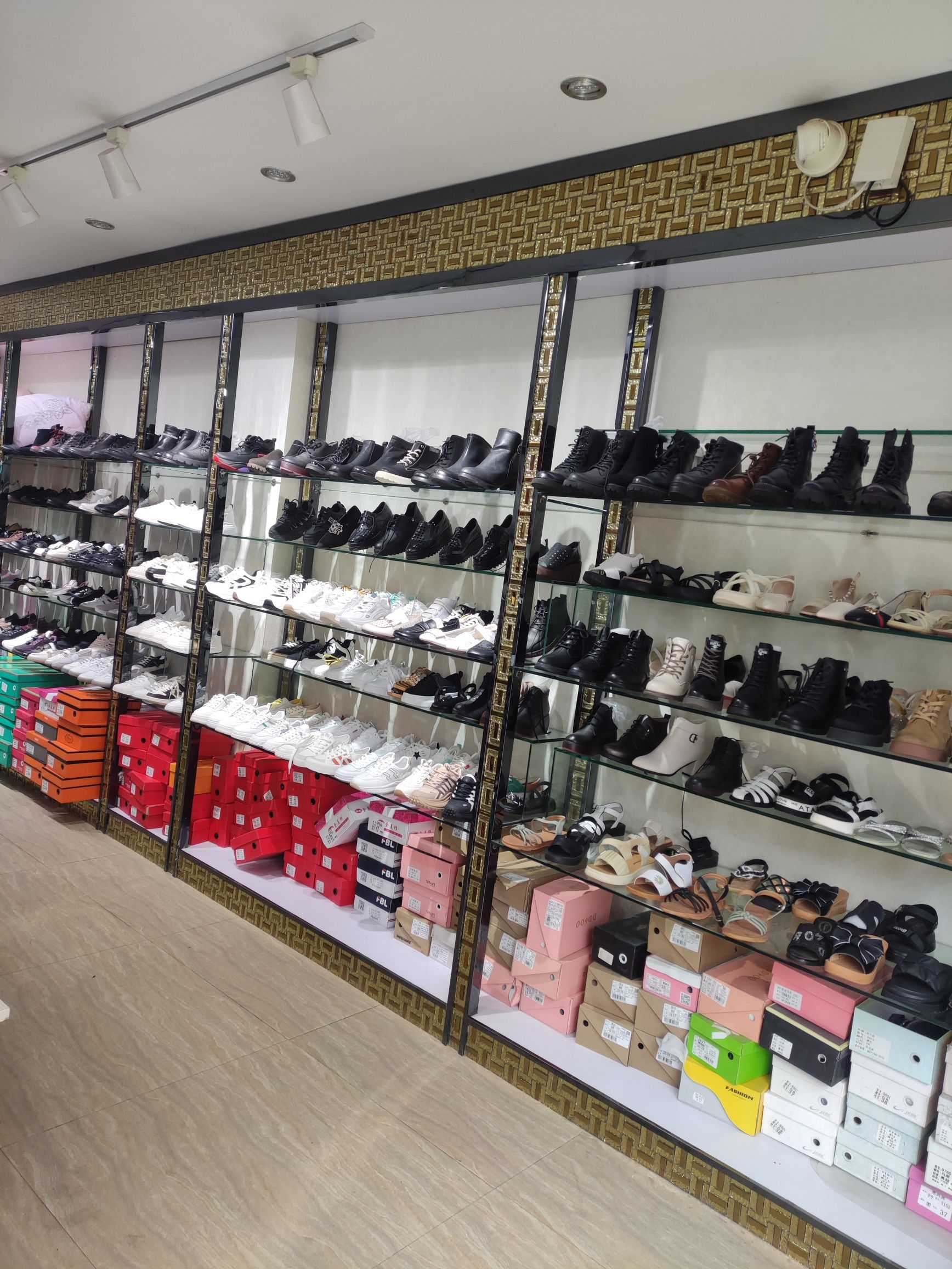 平价鞋业(张家院子线店)