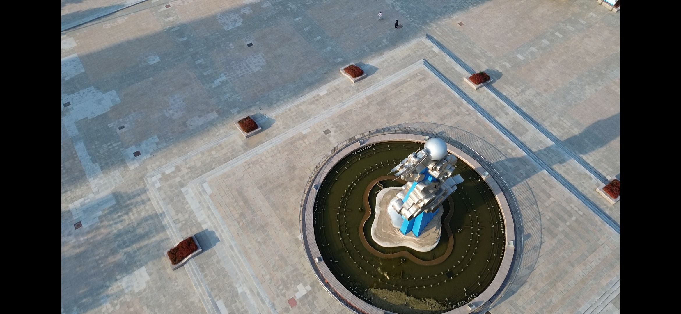 龙腾广场旅行图片