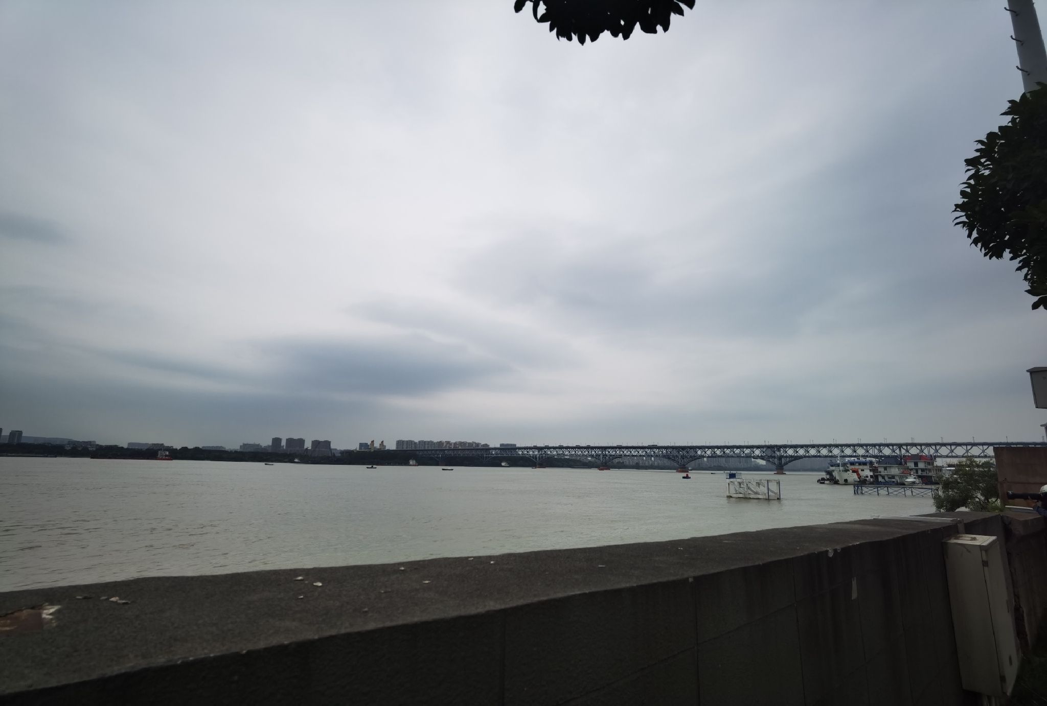 亲水圆环景观桥旅行图片 1