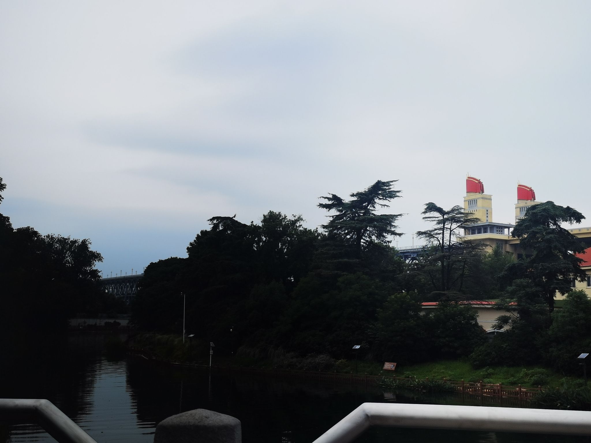 亲水圆环景观桥旅行图片 3