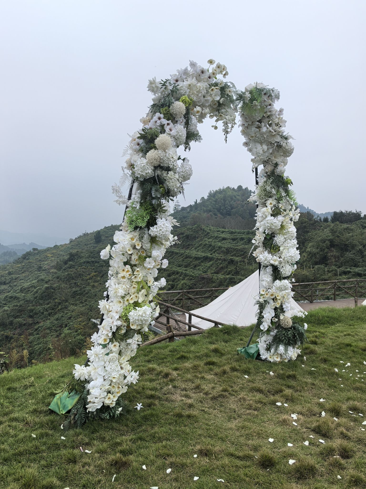 小辰光山顶露营基地