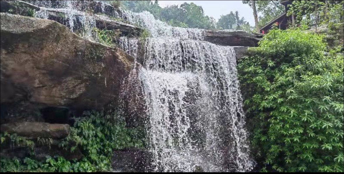 古龙瀑布旅行图片 1