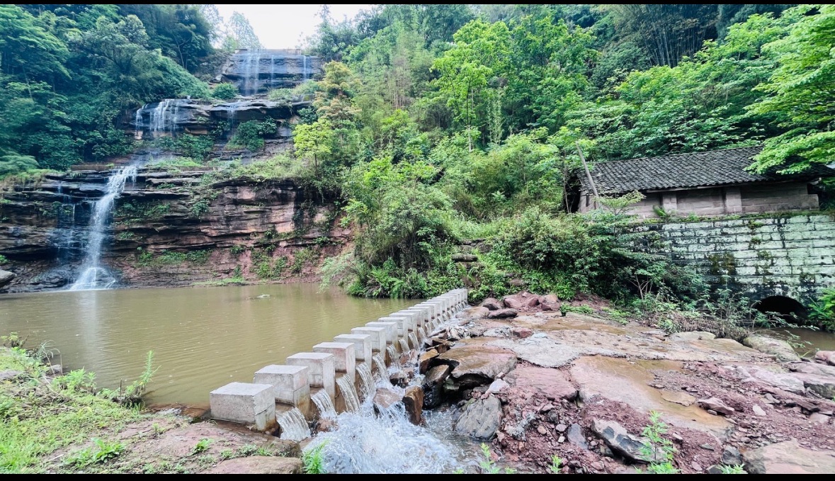 古龙瀑布旅行图片 2
