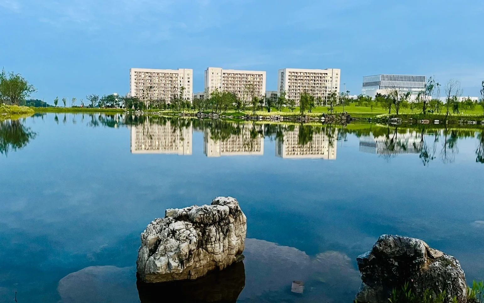 宜昆河滨河公园